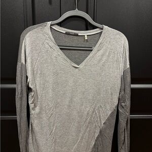 Tahari Gray Long Sleeve Top